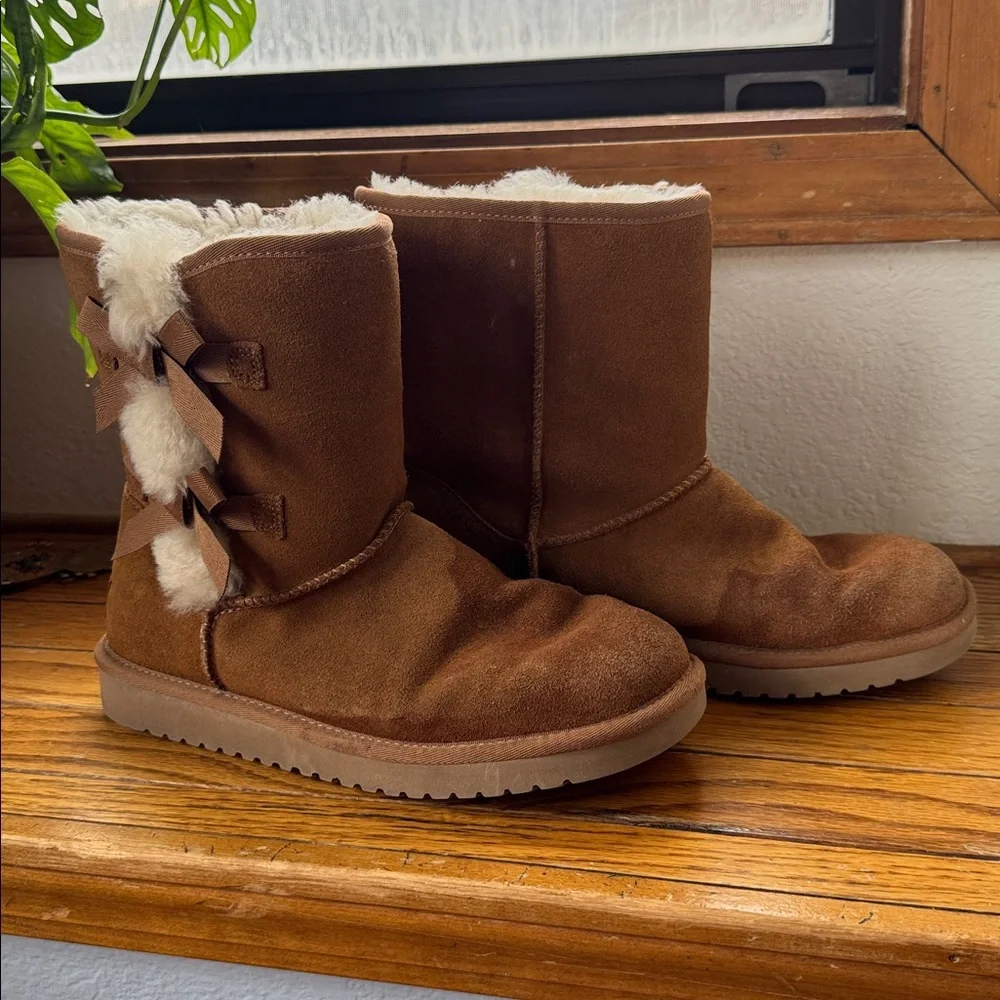 Koolaburra by UGG Suede Bow Tall Boots Victoria Chestnut SIZE US 9